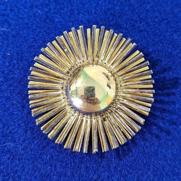 Sunburst Vintage Gold Tone Brooch - Picture 4 of 7